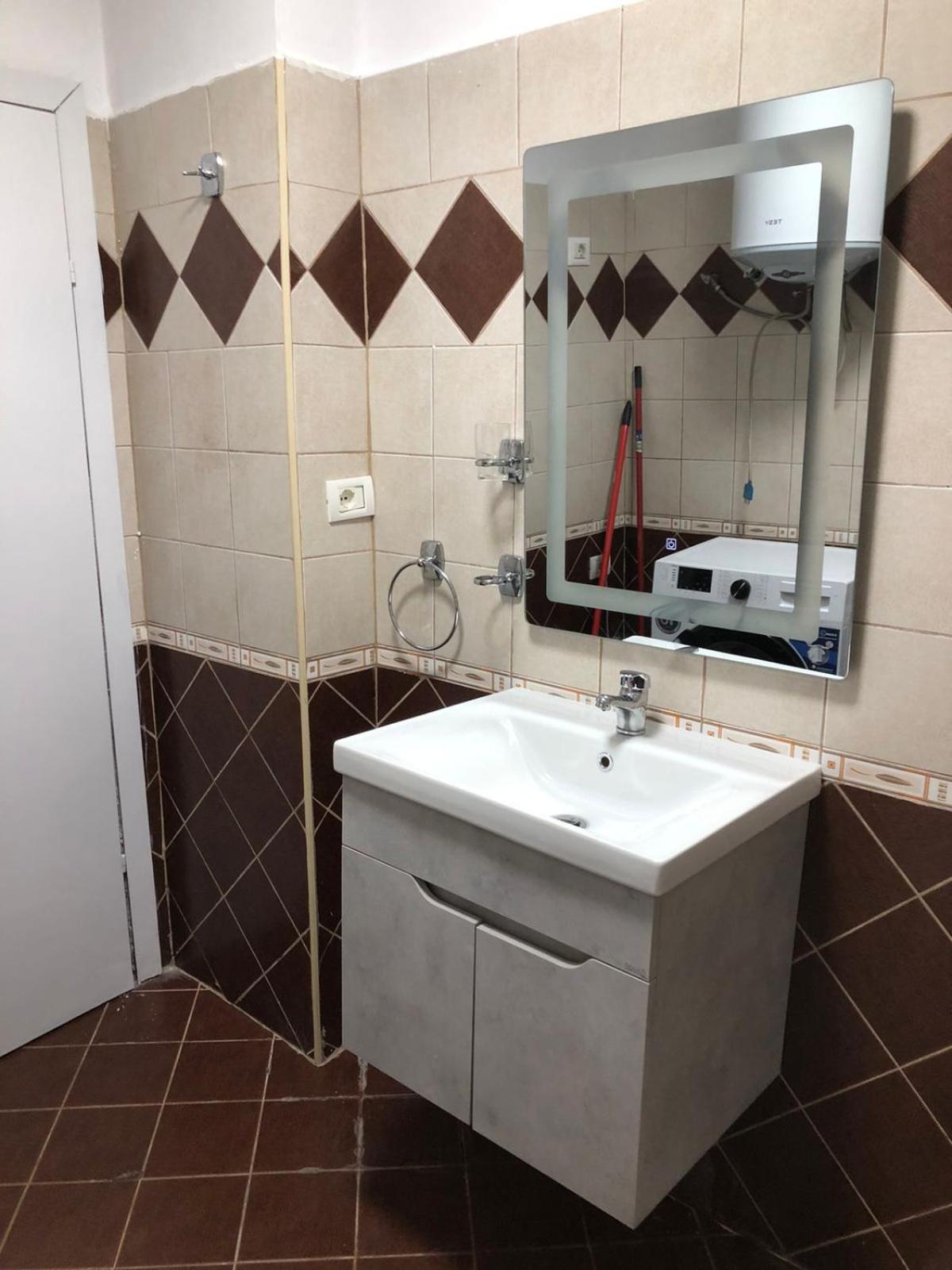 Tirent - Comfortable 1-bedroom In Fresku Apartman *